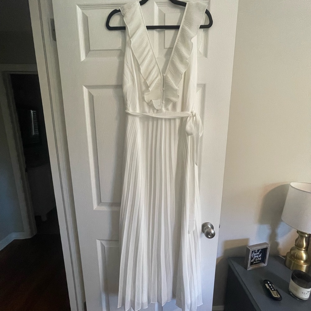 Lulu’s Loved By You White Pleated Chiffon Dress